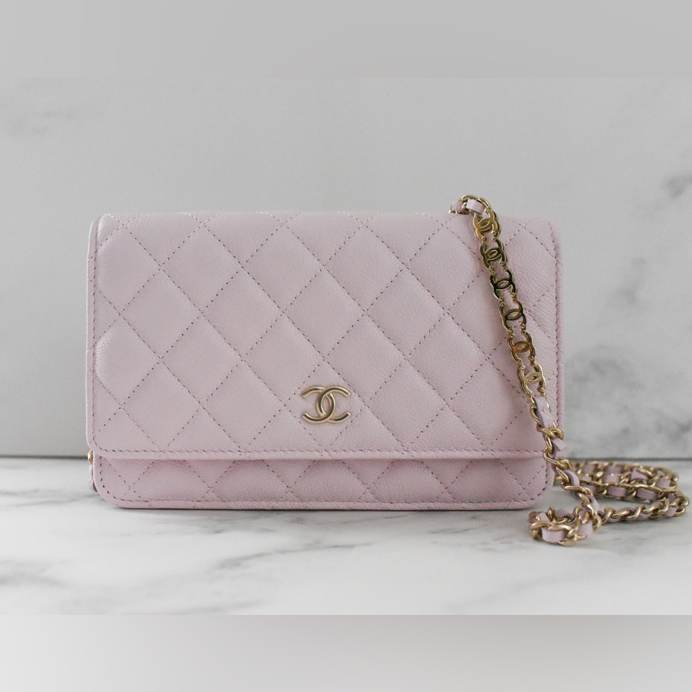 CHANEL Wallet on Chain Caviar